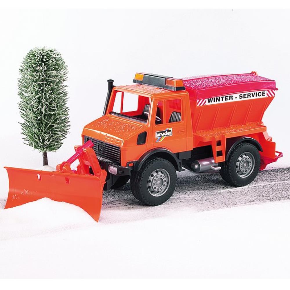 Bruder Mercedes Benz Unimog Winterdienst mit Räumschild